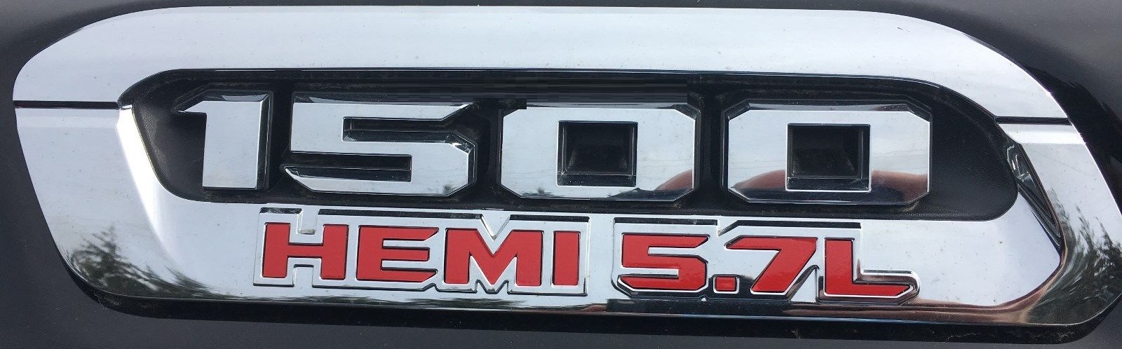 "HEMI 5.7L" Emblem Decal Overlay Kit 2019 Ram Truck - Click Image to Close